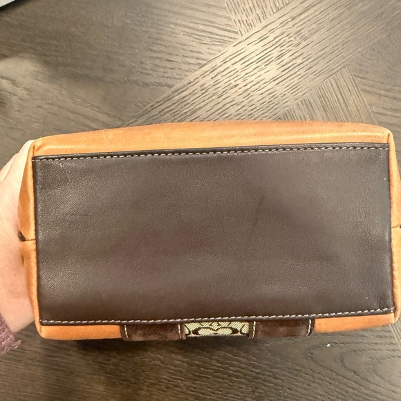 Coach vintage Y2K mini pouch leather and signature handbag glove tanned leather - Picture 9 of 9